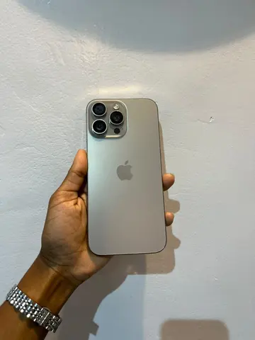 Apple iPhone 16 Pro Max