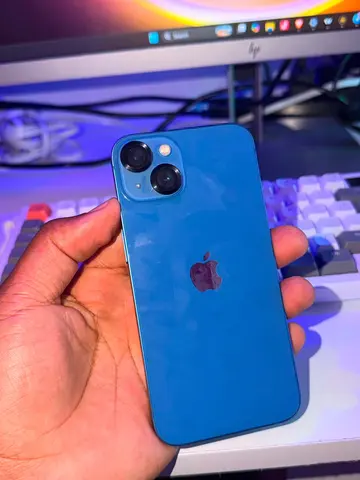 Apple iPhone 13