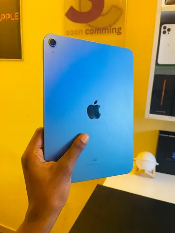 Apple iPad (10th generation)