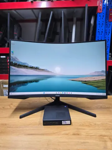 Samsung Odyssey 27" Curved Gaming Monitor