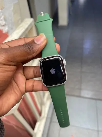 Apple Watch Series 7 (41mm)