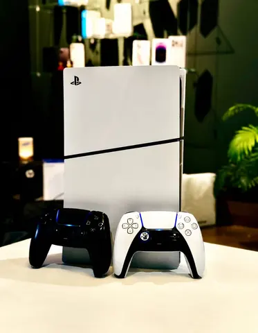 Sony PlayStation 5 Slim Digital + 2 Controllers