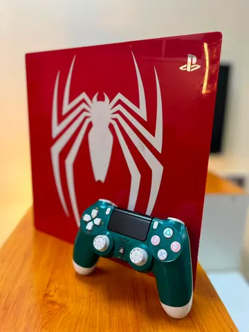 Sony PlayStation 4 Pro Spider-Man Limited Edition