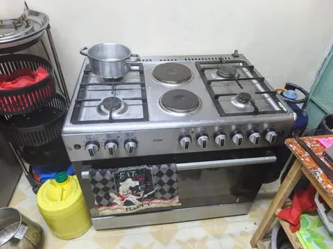 Von 90cm Standing Cooker, 4 Gas + 2 Electric